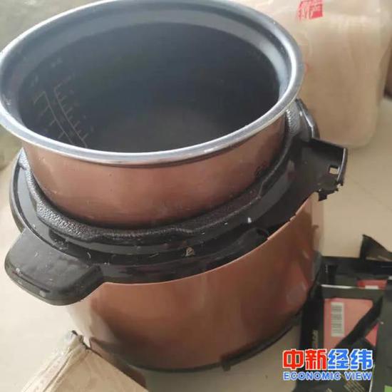 電壓力鍋出現(xiàn)損壞 圖片來源:受訪者供圖