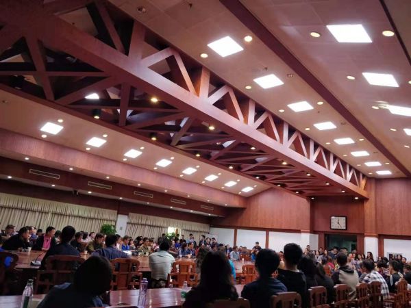 10月9日 漢能高層與員工溝通現(xiàn)場 受訪者供圖